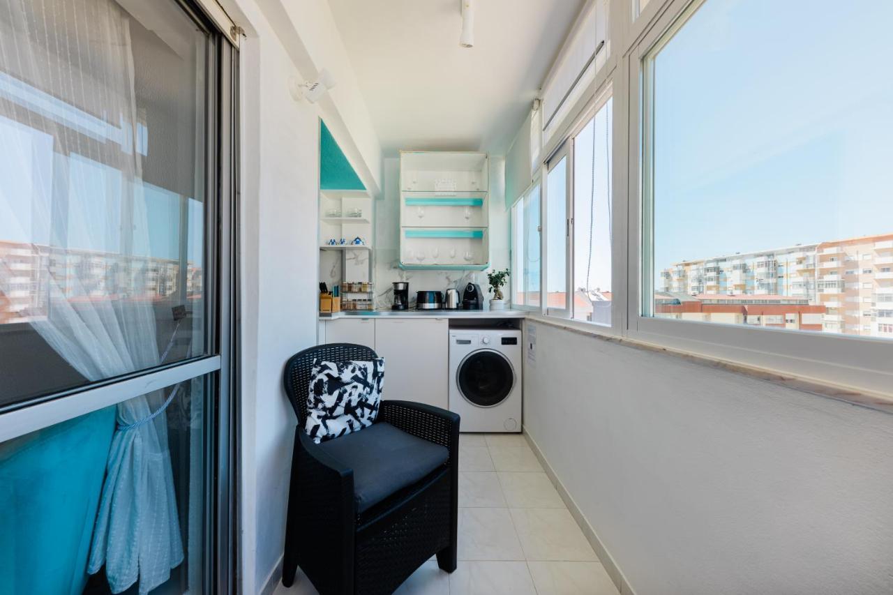 2 Room Condo - 5 Mins From Costa Da Caparica Beach & Bars Ngoại thất bức ảnh