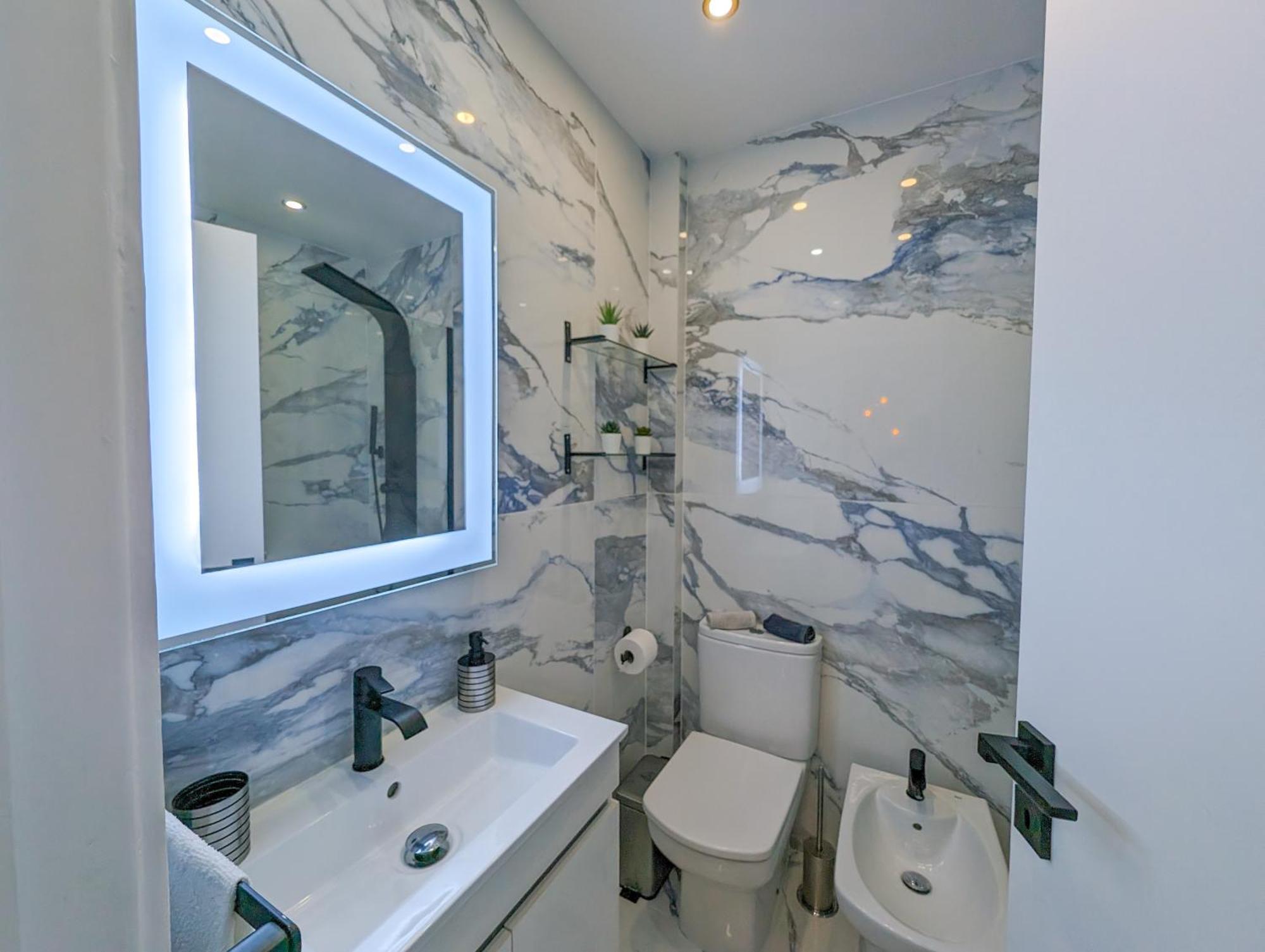 2 Room Condo - 5 Mins From Costa Da Caparica Beach & Bars Ngoại thất bức ảnh