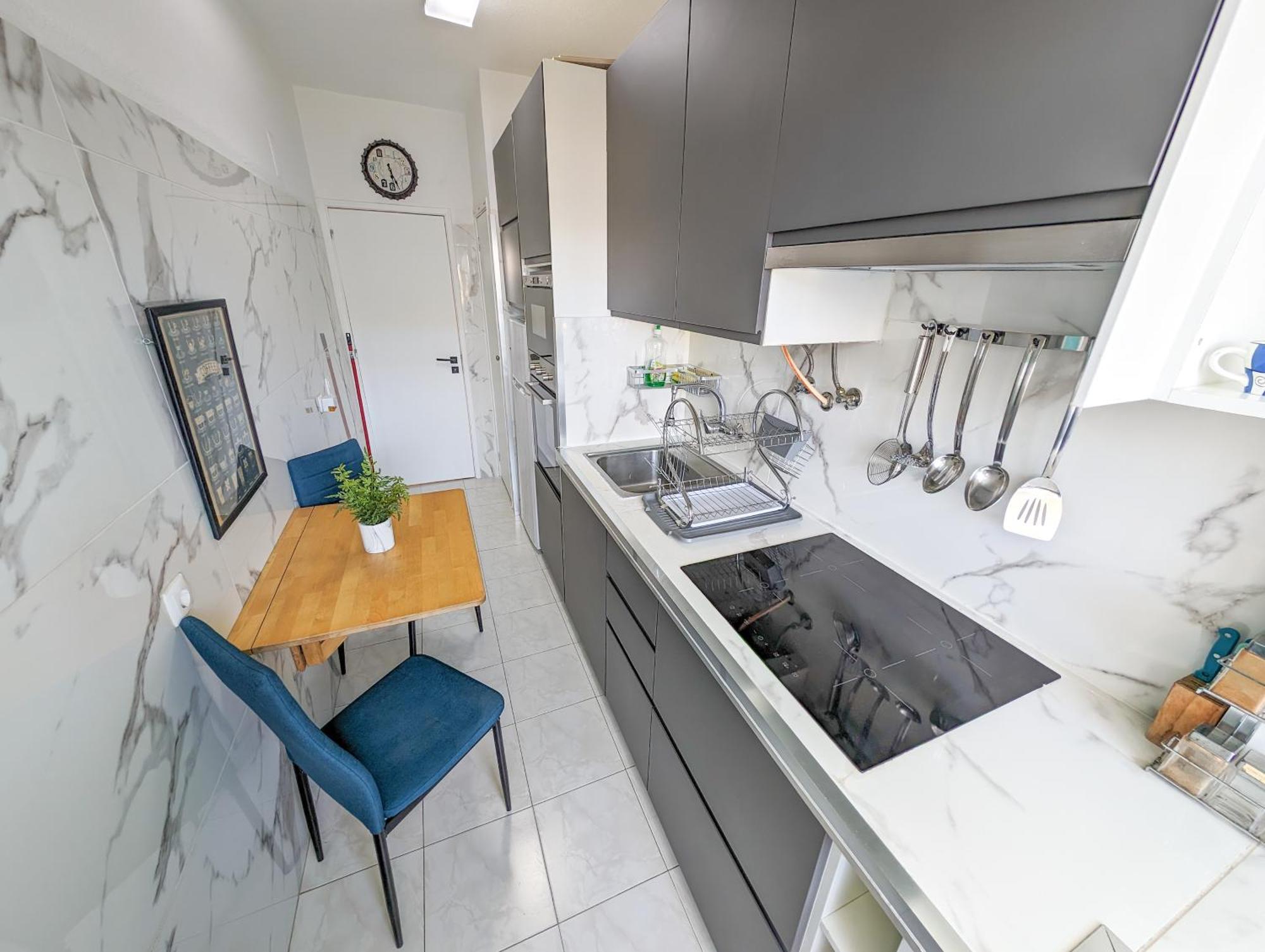 2 Room Condo - 5 Mins From Costa Da Caparica Beach & Bars Ngoại thất bức ảnh