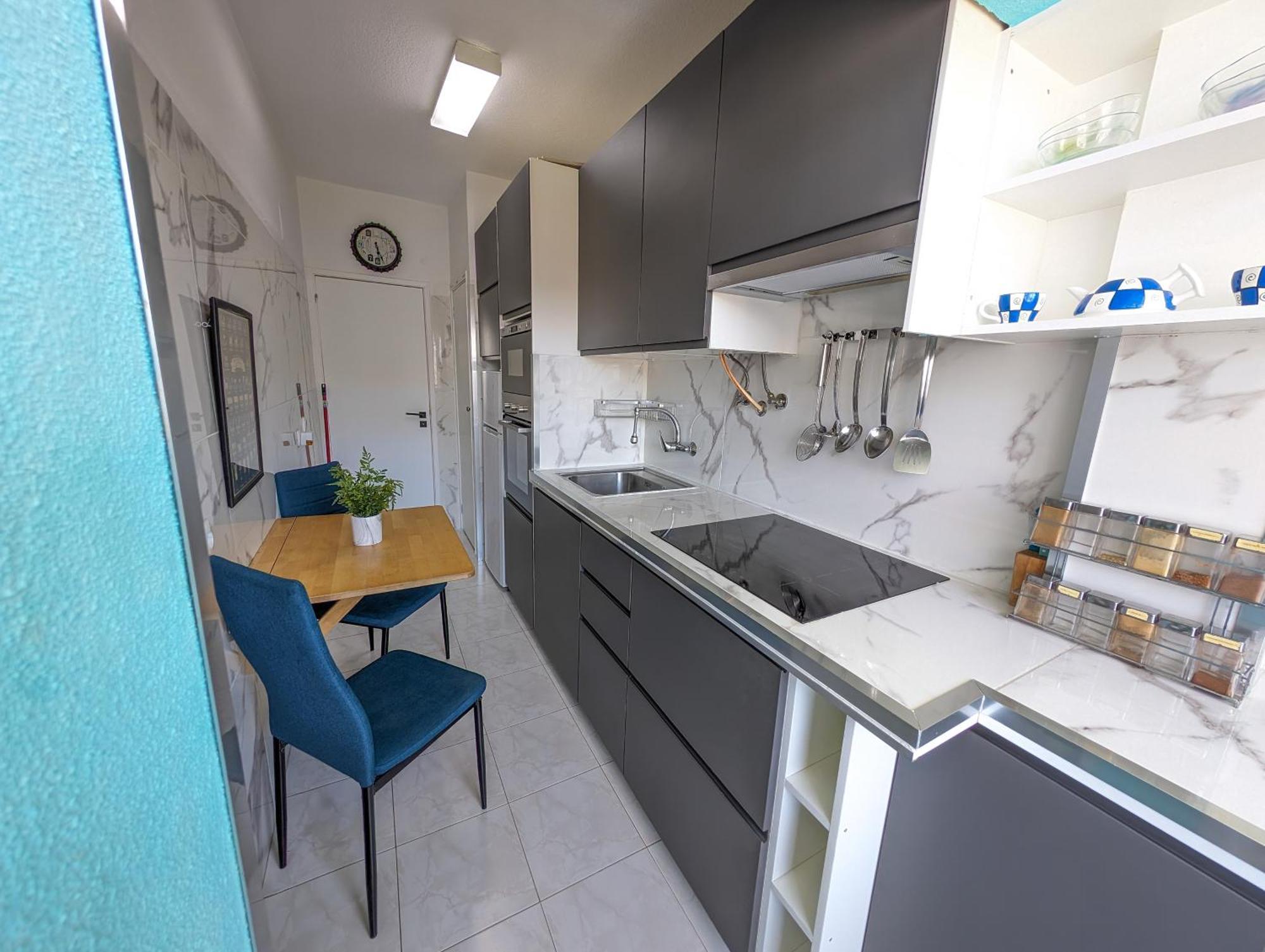 2 Room Condo - 5 Mins From Costa Da Caparica Beach & Bars Ngoại thất bức ảnh