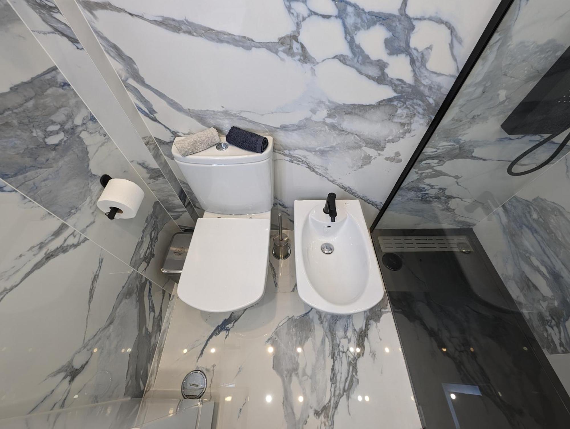 2 Room Condo - 5 Mins From Costa Da Caparica Beach & Bars Ngoại thất bức ảnh